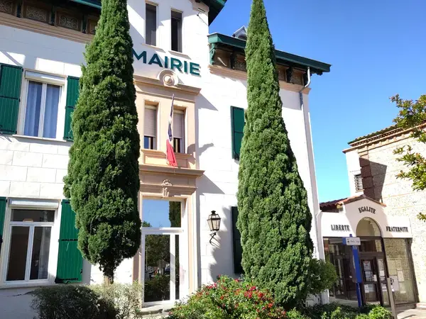 Abri Piscine Rétractable Spécialiste abri de piscine Cabestany