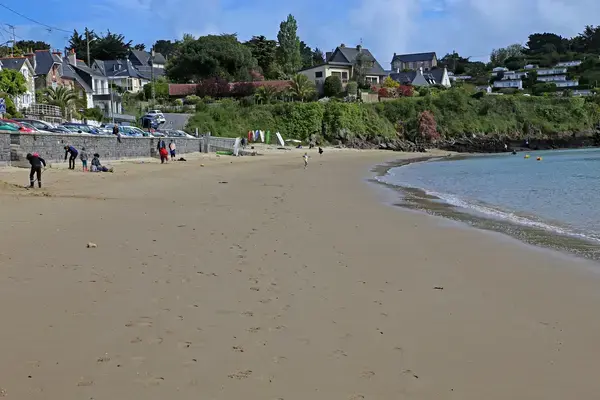 Abri Piscine Rétractable Spécialiste abri de piscine Cancale