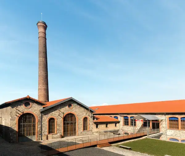 Abri Piscine Rétractable Spécialiste abri de piscine Chazelles-sur-Lyon