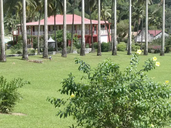 Abri Piscine Rétractable Spécialiste abri de piscine Gros-Morne