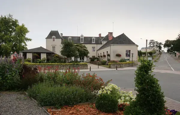 Abri Piscine Rétractable Spécialiste abri de piscine Guichen