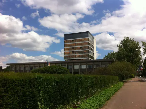 Abri Piscine Rétractable Spécialiste abri de piscine Le Grand-Quevilly