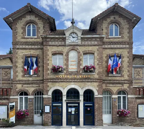 Abri Piscine Rétractable Spécialiste abri de piscine Noisiel