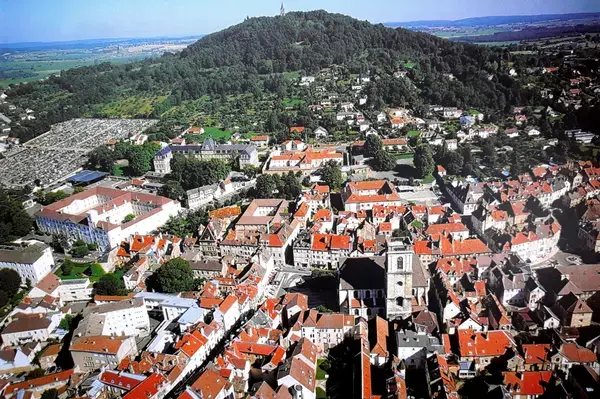 Abri Piscine Rétractable Spécialiste abri de piscine Vesoul