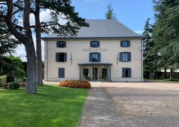 Abri Piscine Rétractable Spécialiste abri de piscine Villette-d'Anthon